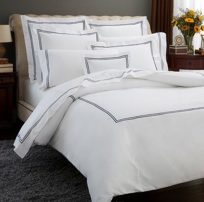 Nantong Luxe Couette Lit Ensembles Avec Les Couvertures de Broderie à Points Pour Le Lit King Taille