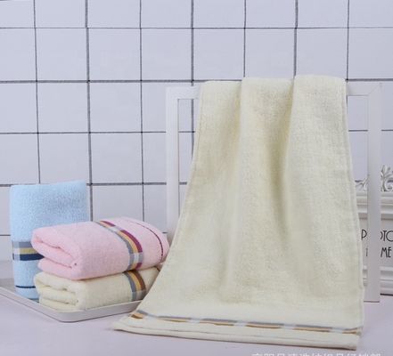 Des serviettes en coton absorbant personnalisables pour tous les âges dans les maisons et les hôtels Logo personnalisé