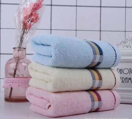 Des serviettes en coton absorbant personnalisables pour tous les âges dans les maisons et les hôtels Logo personnalisé