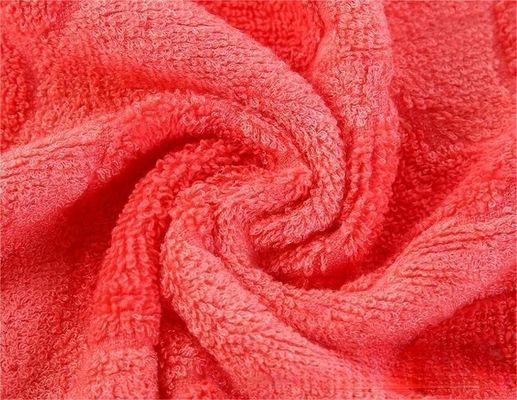 Une serviette de bain en fibre de bambou de couleur personnalisée pour hommes et femmes adultes