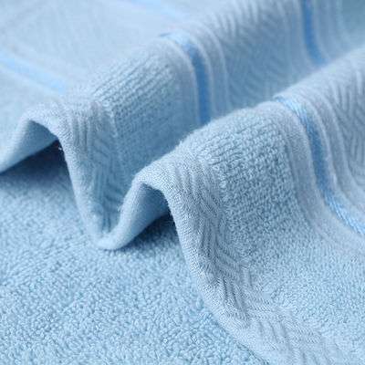 Des serviettes de bain rectangulaires en coton 100% biologique pour la maison, l'hôtel, le linge blanc commercial