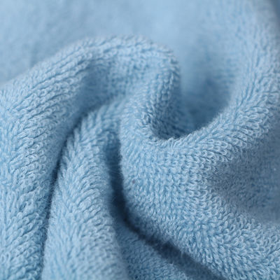 Des serviettes de bain rectangulaires en coton 100% biologique pour la maison, l'hôtel, le linge blanc commercial
