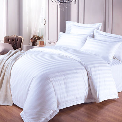 173 * 118 Densité du tissu Dubaï Hôtel Lit de luxe Ensemble Couverture de couette pour les ensembles de literie d'hôtel