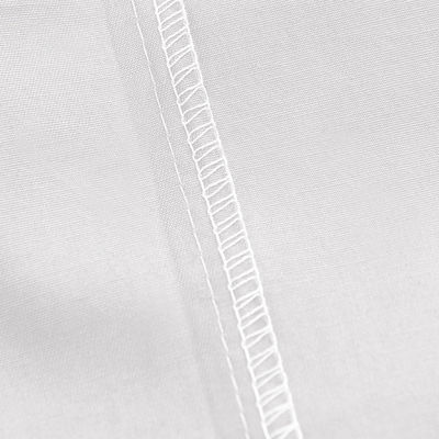 La literie de l' hôtel King Size, perméable à l' air, est en blanc pour une expérience de sommeil luxueuse