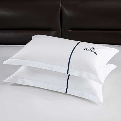 Luxe 5 étoiles Hilton lit ensemble Lit en 400TC modèle solide avec couverture de couette personnalisée