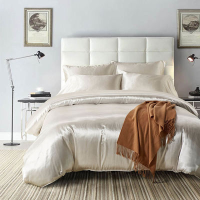 Ensemble de literie en soie sur mesure avec 3 couvertures de lit King Size et 133 * 72 densité de tissu