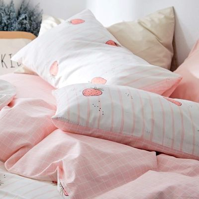 Couverture de couette en coton 100% Kawaii Couverture de couette de fraise pour lit de bébé dans la chambre