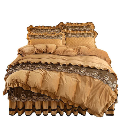 Couverture de couette 4pcs 400TC Robe de lit en coton Lit en plis de luxe avec 2 coussins
