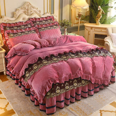 Couverture de couette 4pcs 400TC Robe de lit en coton Lit en plis de luxe avec 2 coussins