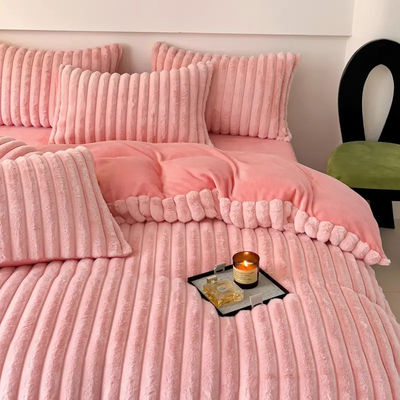 Kit de mariage en quatre pièces Conception de lapin de fourrure fausse en peluche en peluche