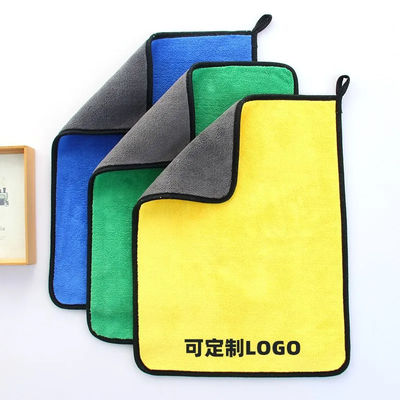 Les serviettes de nettoyage de voiture en microfibre de 30*30 cm disent au revoir aux produits de nettoyage coûteux