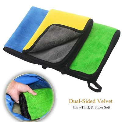 Les serviettes de nettoyage de voiture en microfibre de 30*30 cm disent au revoir aux produits de nettoyage coûteux
