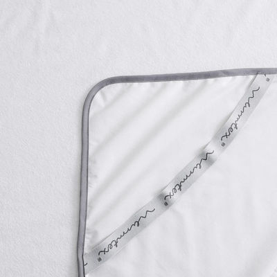 Taille personnalisée Couleur blanche solide étanche Protecteur de matelas Terry avec bandes élastiques