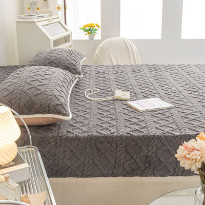 Couverture de lit en velours de corail chaud en hiver à pièce unique avec tapis antidérapant idéal pour la maison