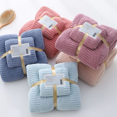 Microfibres personnalisées à séchage rapide en peluche en laine de corail, ensemble de serviettes douces pour hôtel, serviettes de bain 250gm