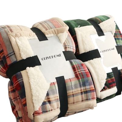 La couverture de flanelle de tartan de Noël est un canapé en plaquette durable avec un avantage personnalisé