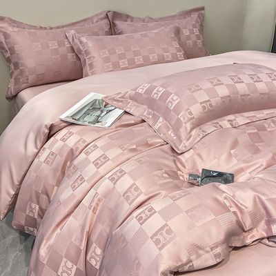 Kit de mariage en quatre pièces Légère Luxe Satin Jacquard 4 pièces Lit ensemble pour votre chambre
