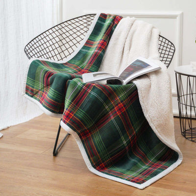 La couverture de flanelle de tartan de Noël est un canapé en plaquette durable avec un avantage personnalisé