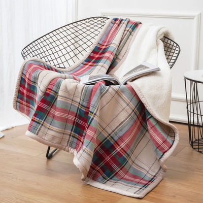 La couverture de flanelle de tartan de Noël est un canapé en plaquette durable avec un avantage personnalisé