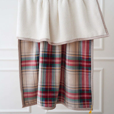 La couverture de flanelle de tartan de Noël est un canapé en plaquette durable avec un avantage personnalisé