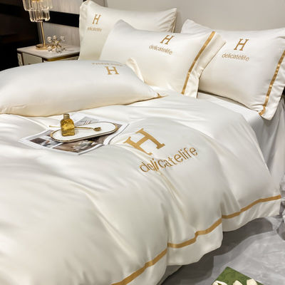 Des ensembles personnalisés de feuilles de broderie en soie lavées pour des lits en soie de luxe ADS04
