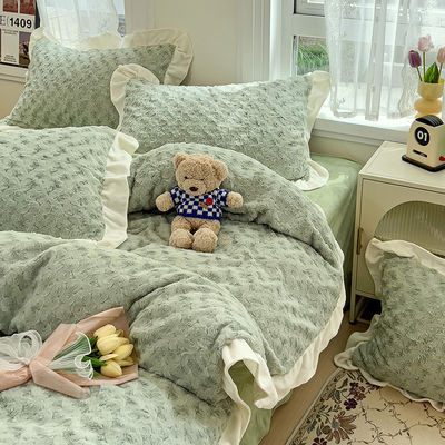 2023 Chaud dentelle rose lapin en peluche ensemble de quatre pièces ensemble de confort avec type de motif solide