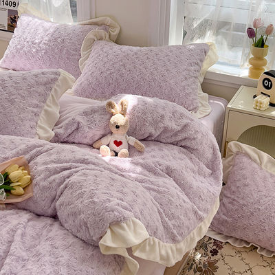 2023 Chaud dentelle rose lapin en peluche ensemble de quatre pièces ensemble de confort avec type de motif solide