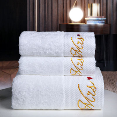 Logo de broderie personnalisé serviettes blanches épaisses serviette de bain 100% coton pour 5 étoiles hôtel standard