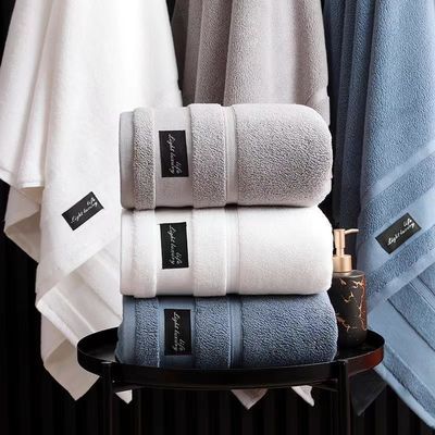 Logo personnalisé Ensemble de serviettes de bain en coton de luxe Super absorbant et doux pour la salle de bain de l' hôtel