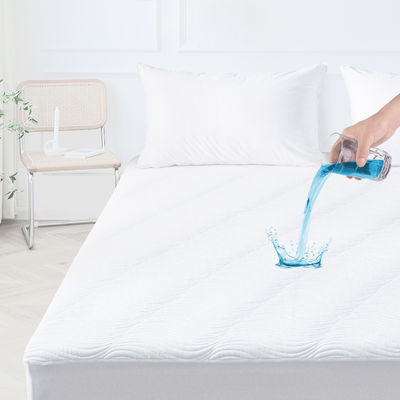 100% Tissu en polyester Blanc Dropshipping imperméable à l'eau 3D couche d'air Couverture de matelas pour punaises de lit