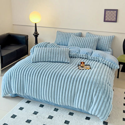 Couverture de couette chaude en fourreau en quatre pièces