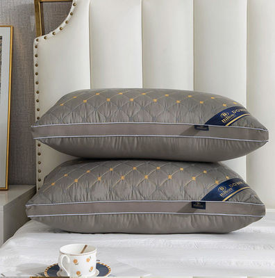 1.5-2 Kg Hilton Coussin Double Line Coussins personnalisés et souples pour lit d'hôtel à prix réduit