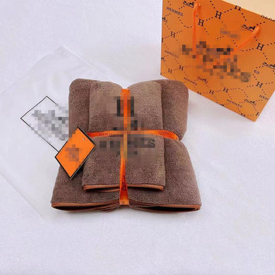 Ensemble cadeau de serviettes en coton tricotées douces et confortables pour salle de bain rectangulaire et élégant
