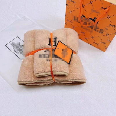 Ensemble cadeau de serviettes en coton tricotées douces et confortables pour salle de bain rectangulaire et élégant
