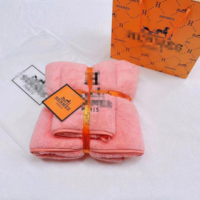 Ensemble cadeau de serviettes en coton tricotées douces et confortables pour salle de bain rectangulaire et élégant
