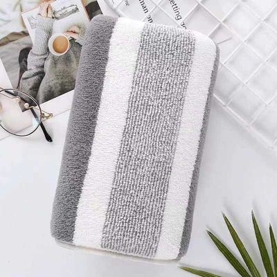 Des serviettes à vaisselle en microfibre à rayures pour une absorption et un nettoyage supérieurs