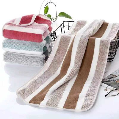 Des serviettes à vaisselle en microfibre à rayures pour une absorption et un nettoyage supérieurs