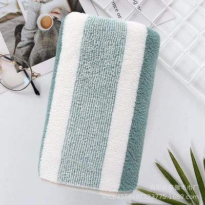 Des serviettes à vaisselle en microfibre à rayures pour une absorption et un nettoyage supérieurs