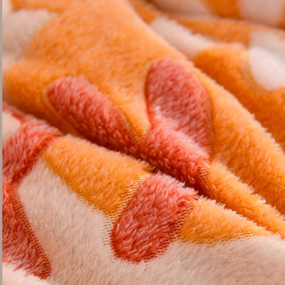 Restez au chaud et au luxe avec notre couette lourde brodée en velours