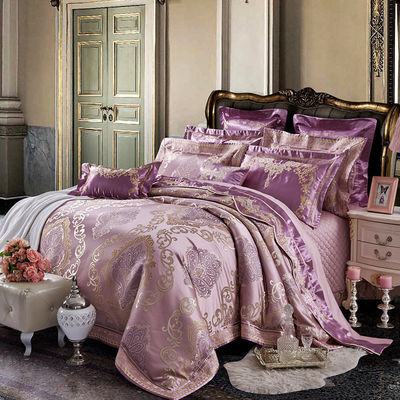 Ajoutez une touche de luxe à votre hôtel avec cet ensemble de jacquard de style européen durable