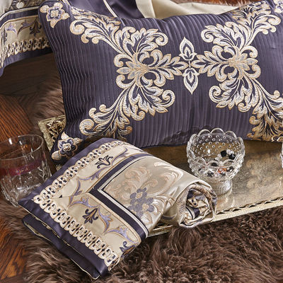 Ajoutez une touche de luxe à votre hôtel avec cet ensemble de jacquard de style européen durable
