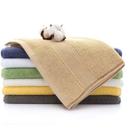 Découvrez un confort inégalé avec notre ensemble de serviettes de bain 100% en coton doux et absorbant