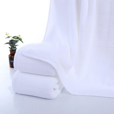 Une serviette en coton épaisse de 80*180cm, taille multiple 21S, blanche et douce, 600g pour l'été.