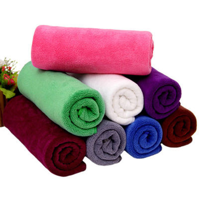 Tissu de salon de beauté en microfibre moins cher avec séchage rapide et logo d'impression