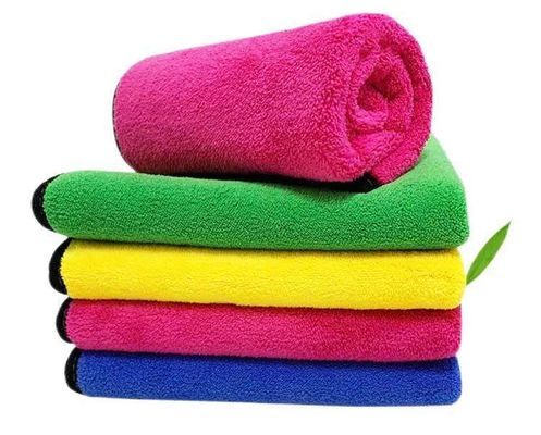 Une serviette en microfibre rectangulaire 30*40 500g pour le démaquillage super absorbant