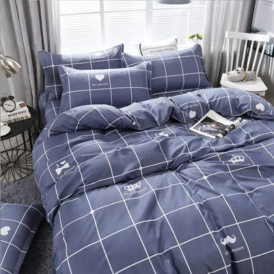 Un ensemble de literie de lit de chambre d'hôtel personnalisé pour des nuits confortables et élégantes