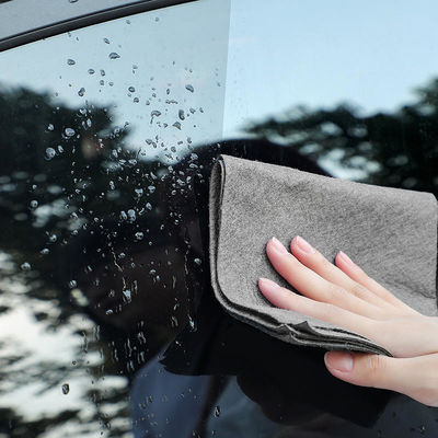 Nettoyer facilement les surfaces de la maison et de la voiture avec une serviette de nettoyage en microfibre de 20*25 cm