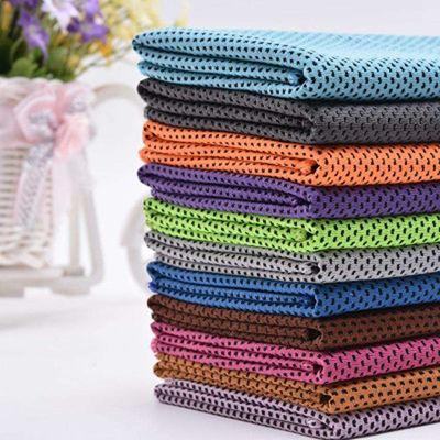 Polyester à double couche non tissé, sport à sec rapide, serviette rafraîchissante pour un rafraîchissement instantané