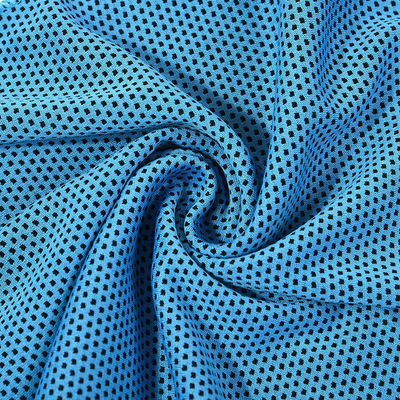 Polyester à double couche non tissé, sport à sec rapide, serviette rafraîchissante pour un rafraîchissement instantané