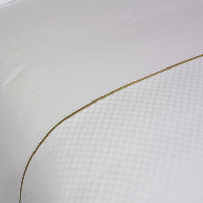 Couverture de lit d'hôtel en coton à 100% avec 300 tonnes de fils et remplissage à la goose